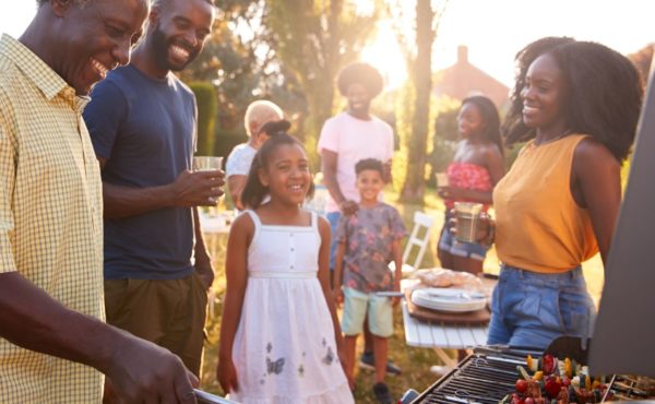 Tips for Hosting a Successful Family Cookout
